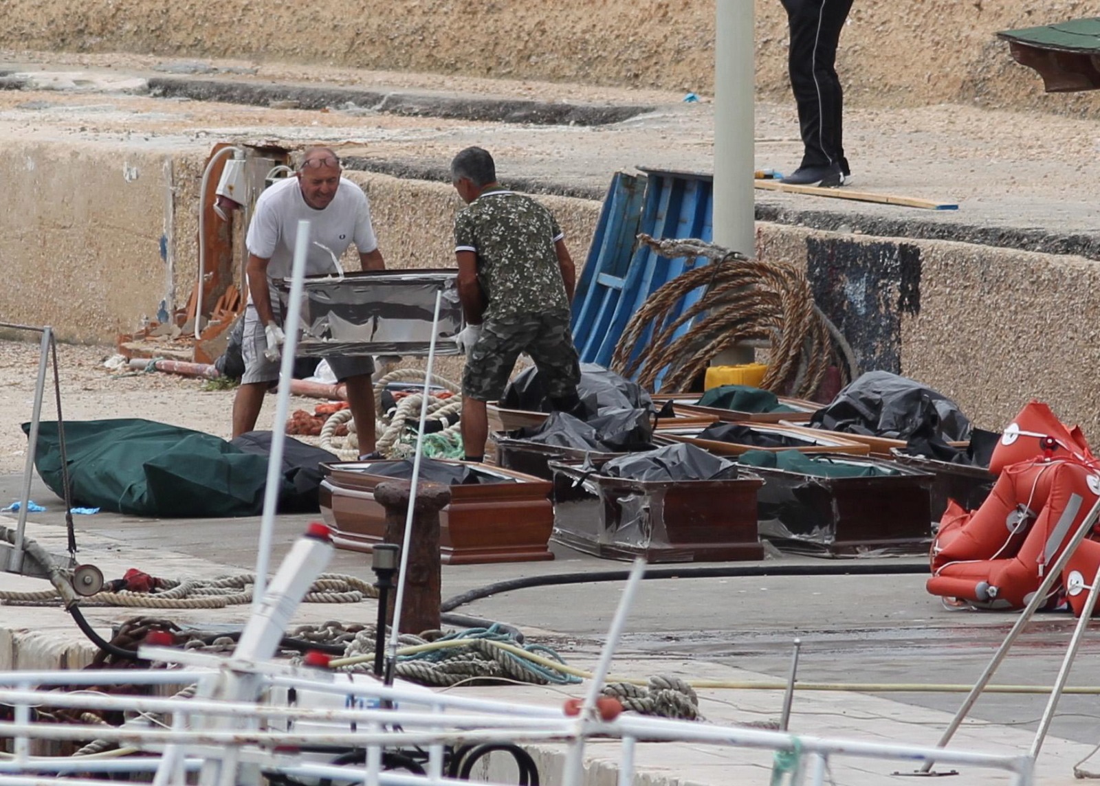 Katastrofa łodzi z migrantami u wybrzeży Lampedusy 