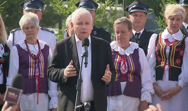 Kaczyński: nie musimy stać pod tęczową flagą, możemy stać pod biało-czerwoną