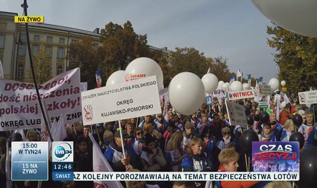 14.10.2015 | Kilkanaście tysięcy nauczycieli protestowało przed Kancelarią Premiera
