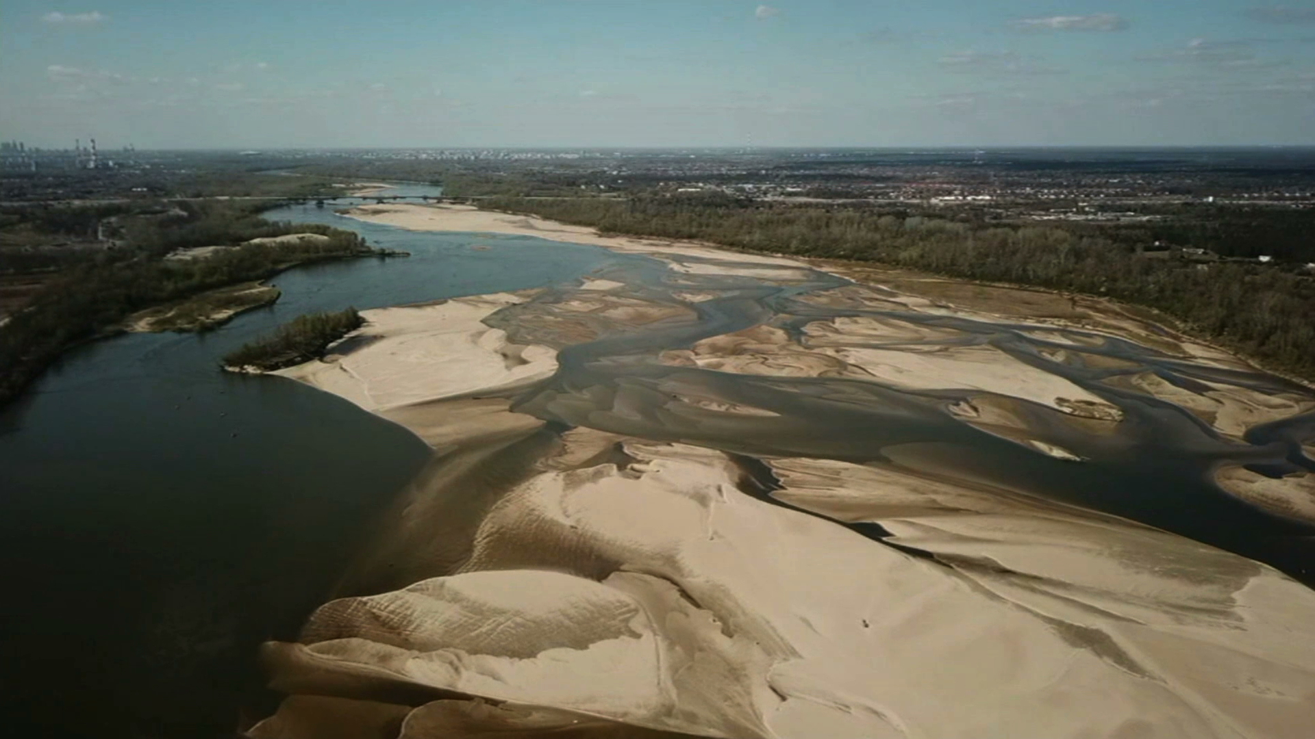 Polsce grozi latem susza. Niebezpiecznie niski stan wody w polskich rzekach