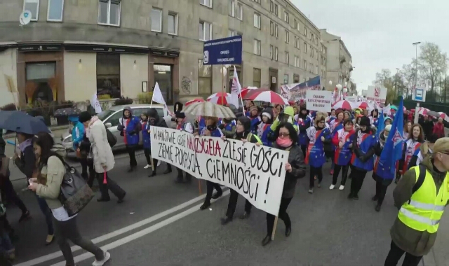 18.04.2015 | Protest tysięcy związkowców w Warszawie. „Nie chcemy być śmieciowym pokoleniem”