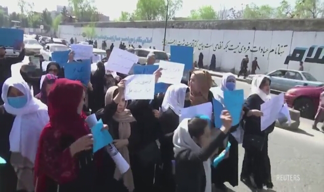 Protesty w Afganistanie. Wzywają talibów do ponownego otwarcia szkół dla dziewcząt