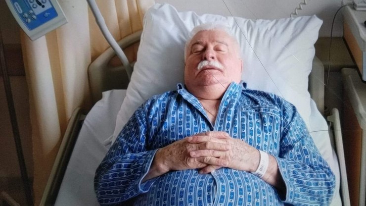 Były prezydent Lech Wałęsa w szpitalu. "Zabieg chirurgiczny" - Polsat News