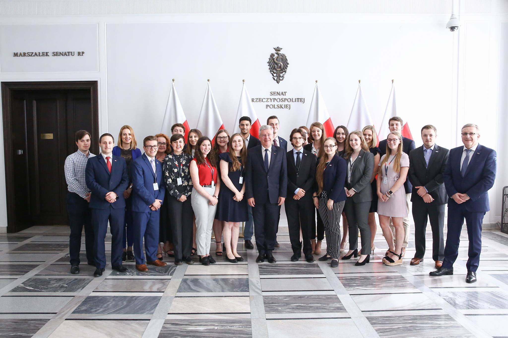 Spotkanie marszałka Senatu Stanisława Karczewskiego z amerykańskimi studentami – uczestnikami Stażu Prezydenckiego